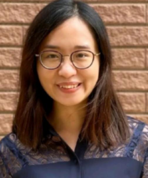 2022年，乱港分子何依琼，决定从香港移居至英国。然而，仅在抵达英国之后仅过了半