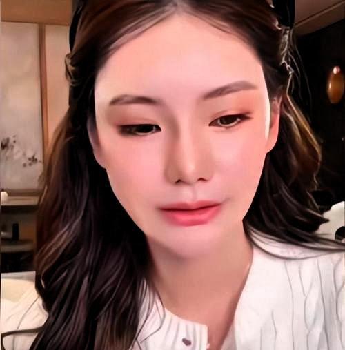 直播间里有人问，马筱梅的女儿玥儿，会不会忘了妈妈，这问题很直接，有点尖锐，大家都