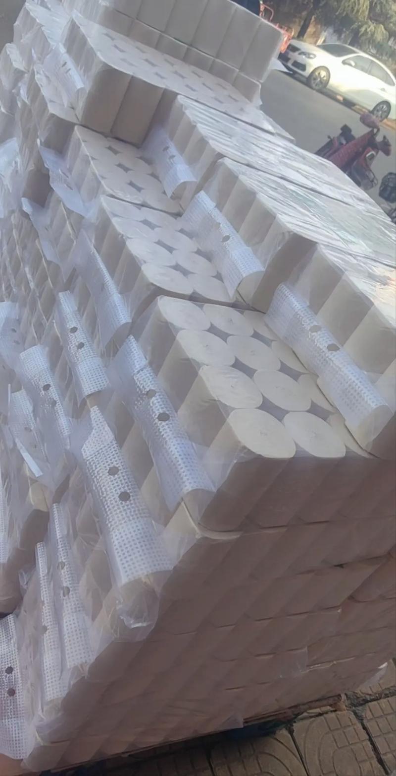 西安男子吐槽老婆囤4000多包卫生纸 衣柜变身“纸巾仓库”
12月18日陕西西安