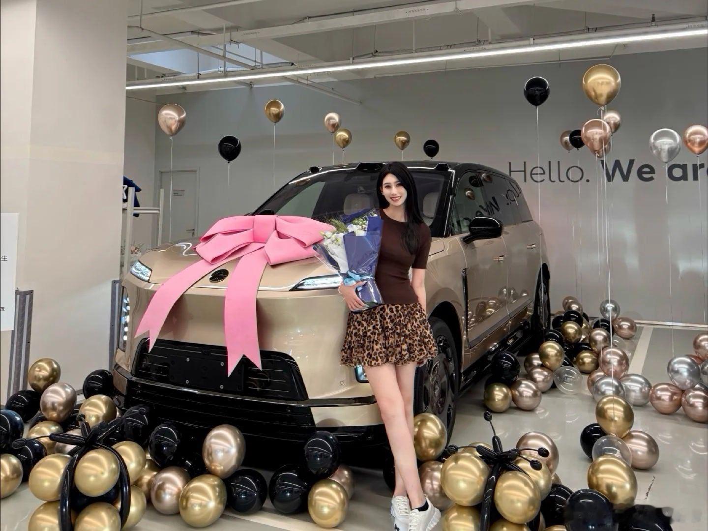 谁说es9是老登车🚗？本小登的第二辆蔚来🥰🥰🥰我要特别感谢我的fl[向右