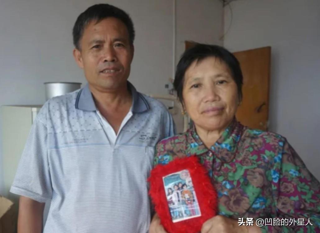 1999年，湖南一男子丧偶后，与邻村一离婚女子结婚，一家人靠男子种地为生。某天男