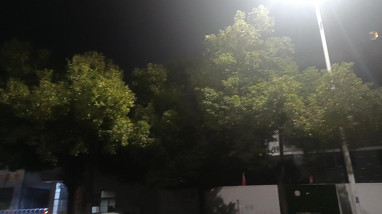 很多人可能会觉得，善良似乎是一种“软实力”，在现实社会中不一定能带来直接的利益，