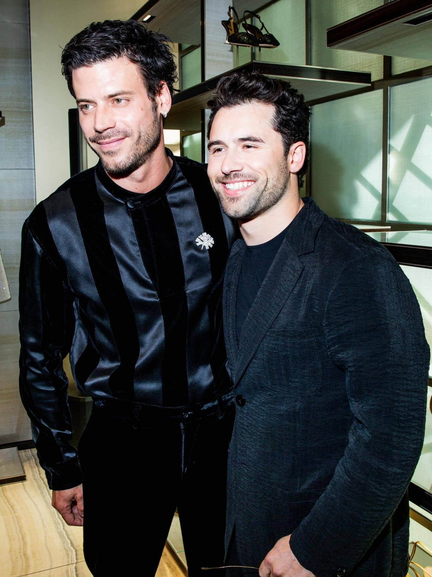 「Skip」的François Arnaud 和 Robbie G.K.在阿玛尼