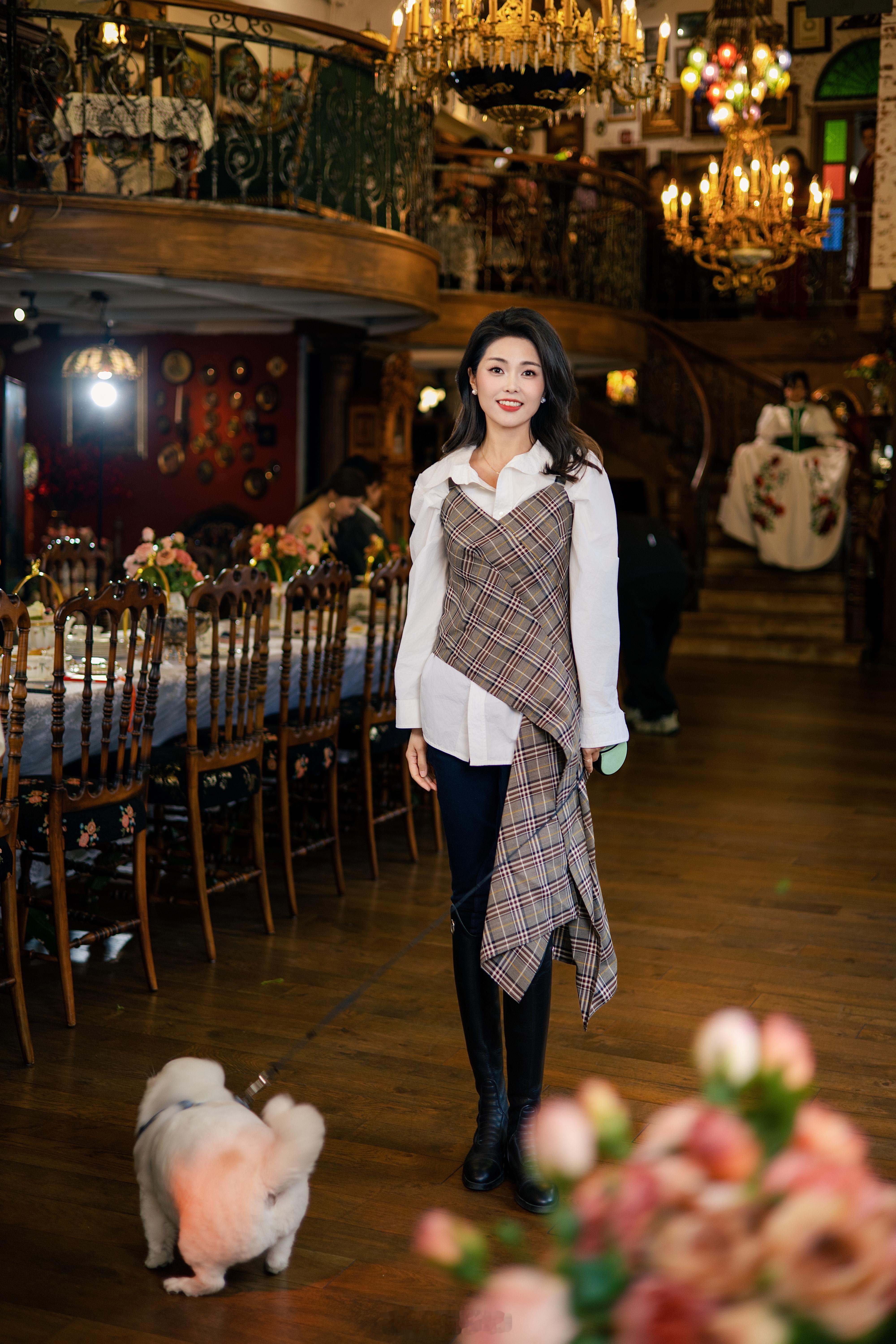 狗狗教会我如何爱：忠诚，陪伴，从不吝惜用摇尾巴、守在门口、轻轻用爪子摸你来表达爱