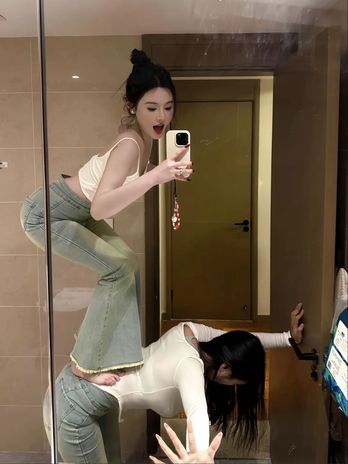 为什么我们会成为好朋友 因为我俩一个德行