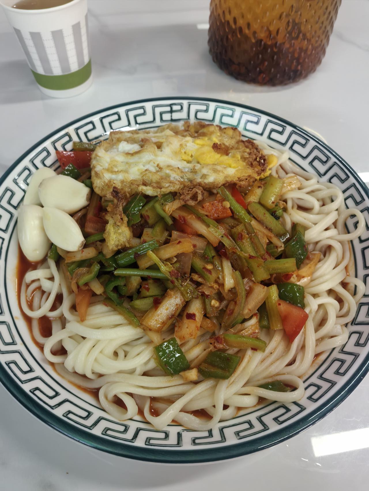 《素食斋》第48天
我的最爱特色面，
来了新疆都喜欢。
长寿之乡等着你，
一起素