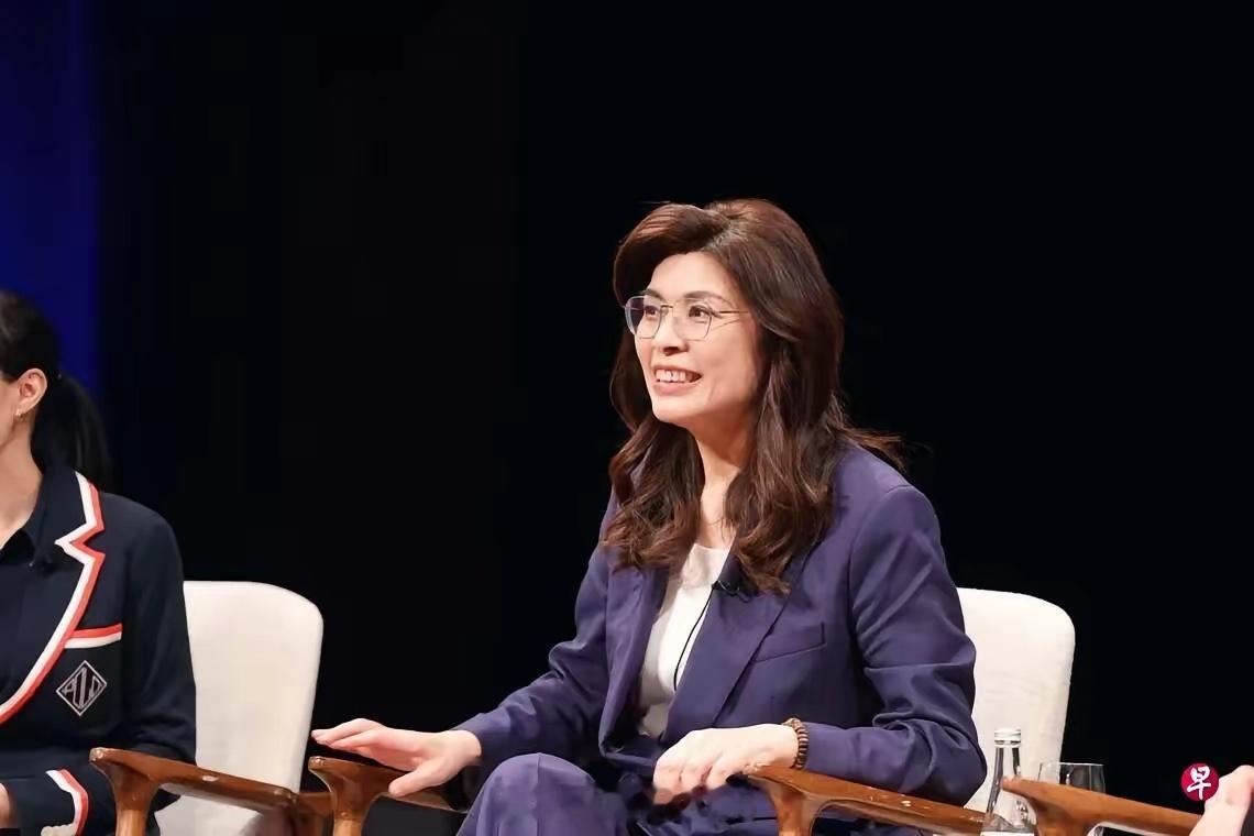 6月12号，今天看到了郑在美国外交关系协会发言的报道，才突然想起来她居然还在美国