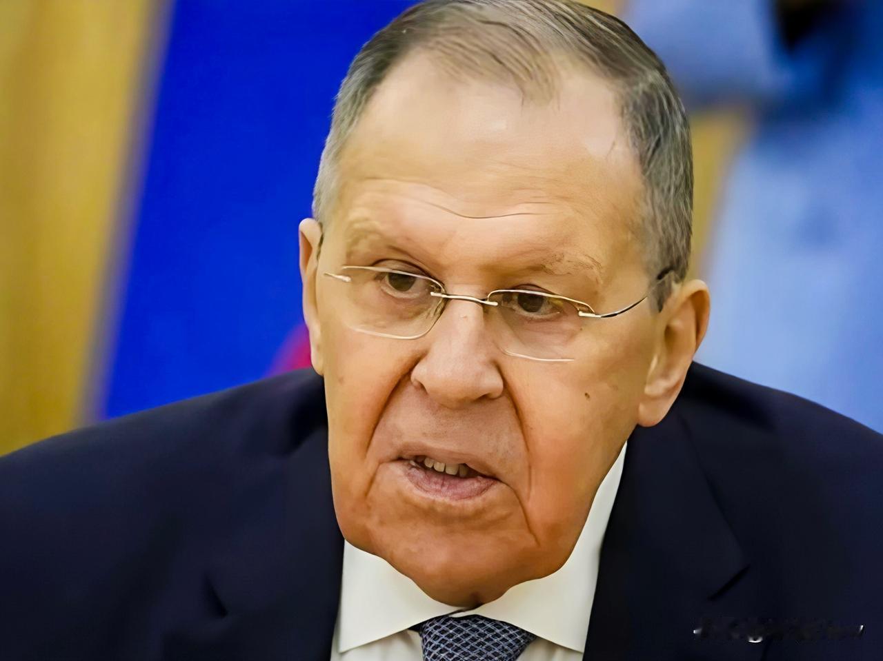 俄外长拉夫罗夫终于看透了泽连斯基的本性，他说：泽连斯基将个人政治前途置于和平协议