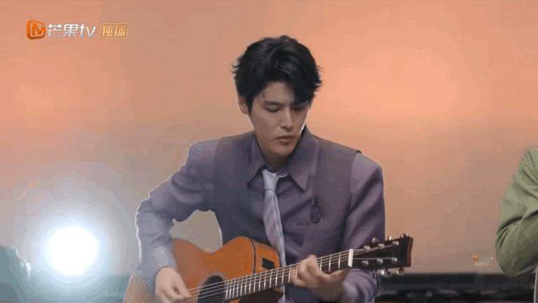 登陆少年PROME小考并列第一登陆少年许魏洲乐队小考并列第一 许魏洲他们乐队小考