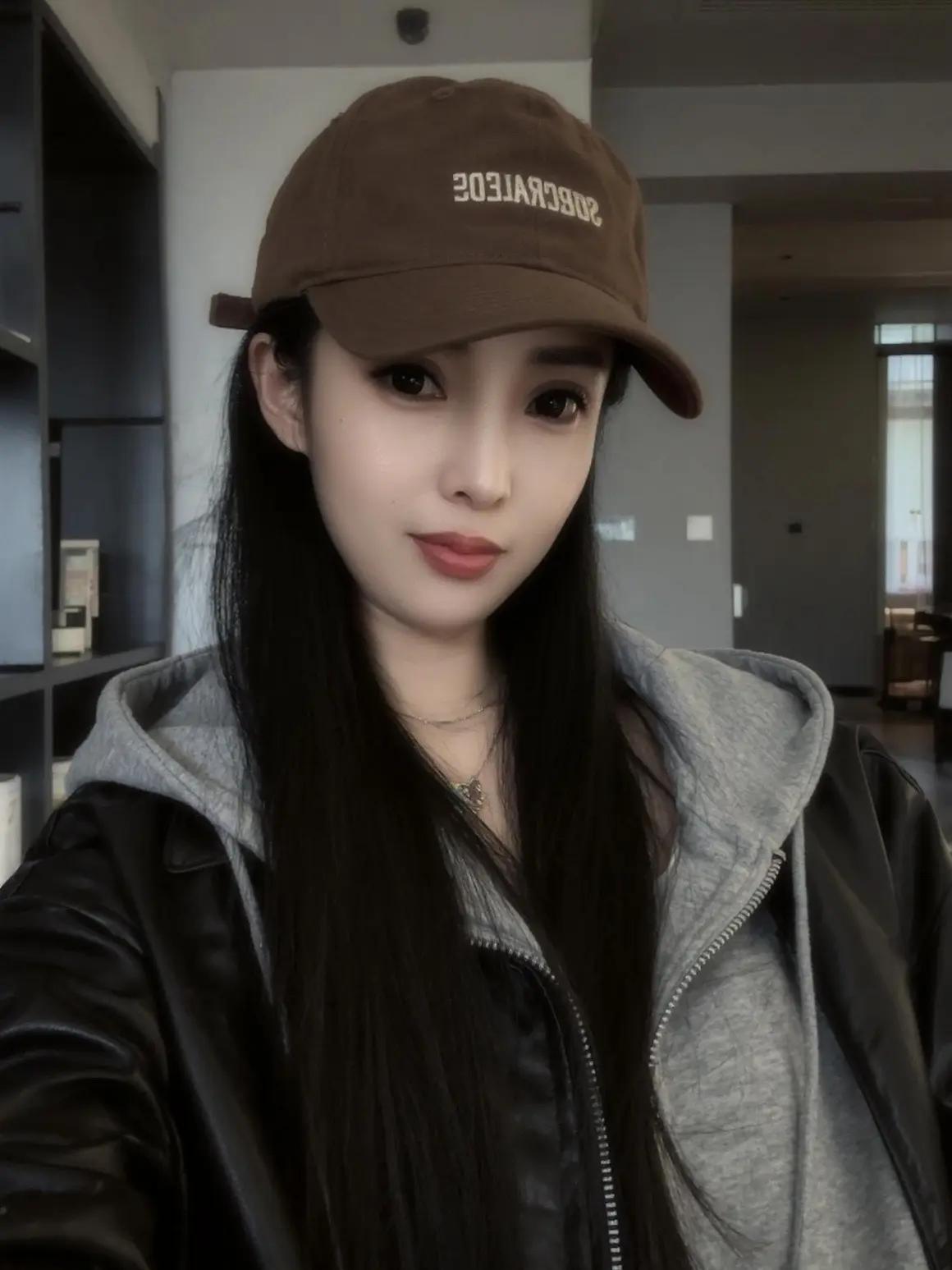 今日妆容和穿搭 帽子怎么搭配好看