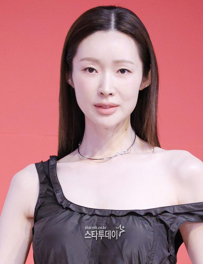 【演员车正媛谈及恋人河正宇观看节目的反应】车正媛表示:“已经很久没有上综艺了。因