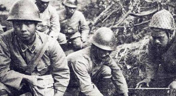1942年黄士伟在路上埋地雷阻击日军，没想到全部被日军排掉了，这时他突然产生了一