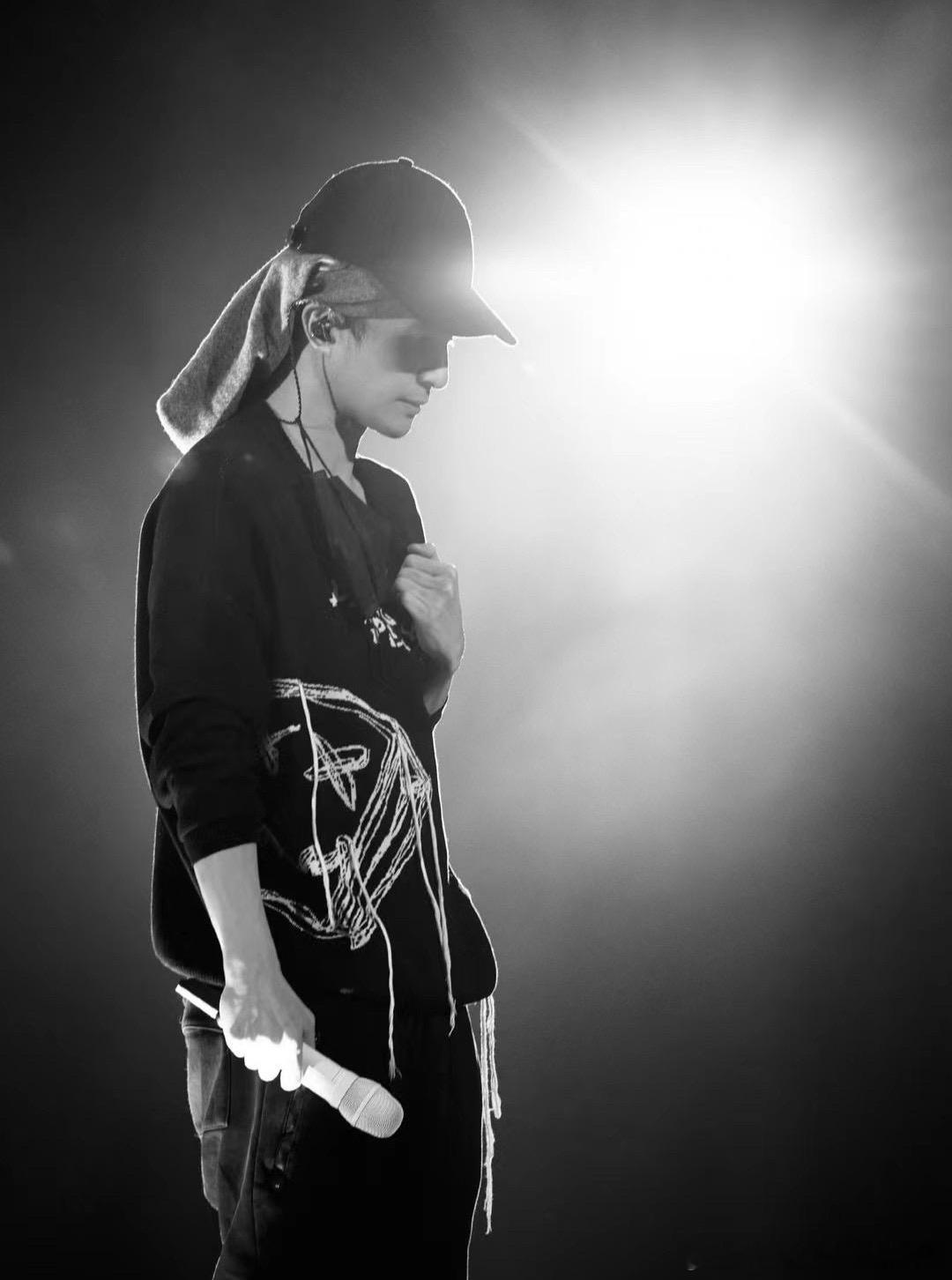 #薛之谦[超话]# 他总是能给我们大家很多的感动大家一定要多多支持老薛 ​​​