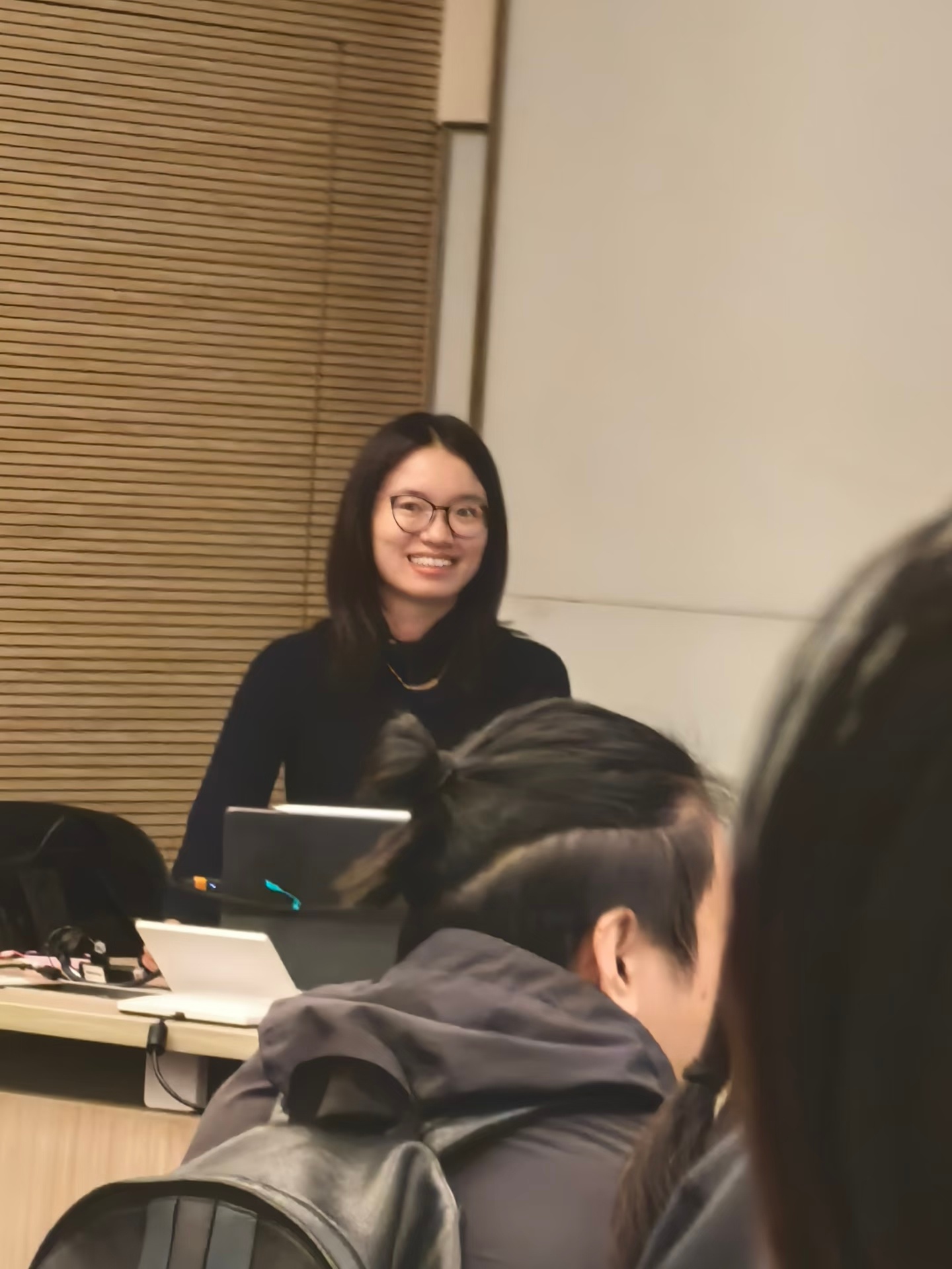 王虹教授在清华大学开讲挂谷猜想成功诠释了什么是天才，什么是年轻有为！！！ 