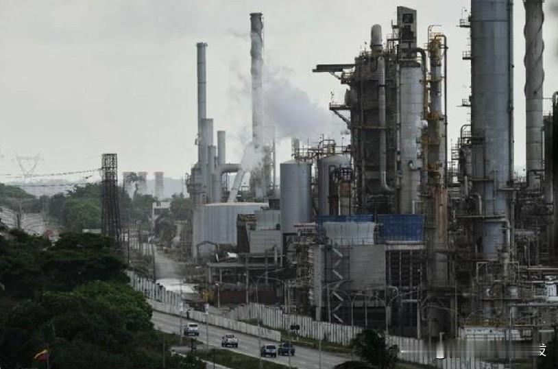 特朗普夺取并振兴委内瑞拉石油工业的计划面临重大障碍。
唐纳德 · 特朗普总统在一