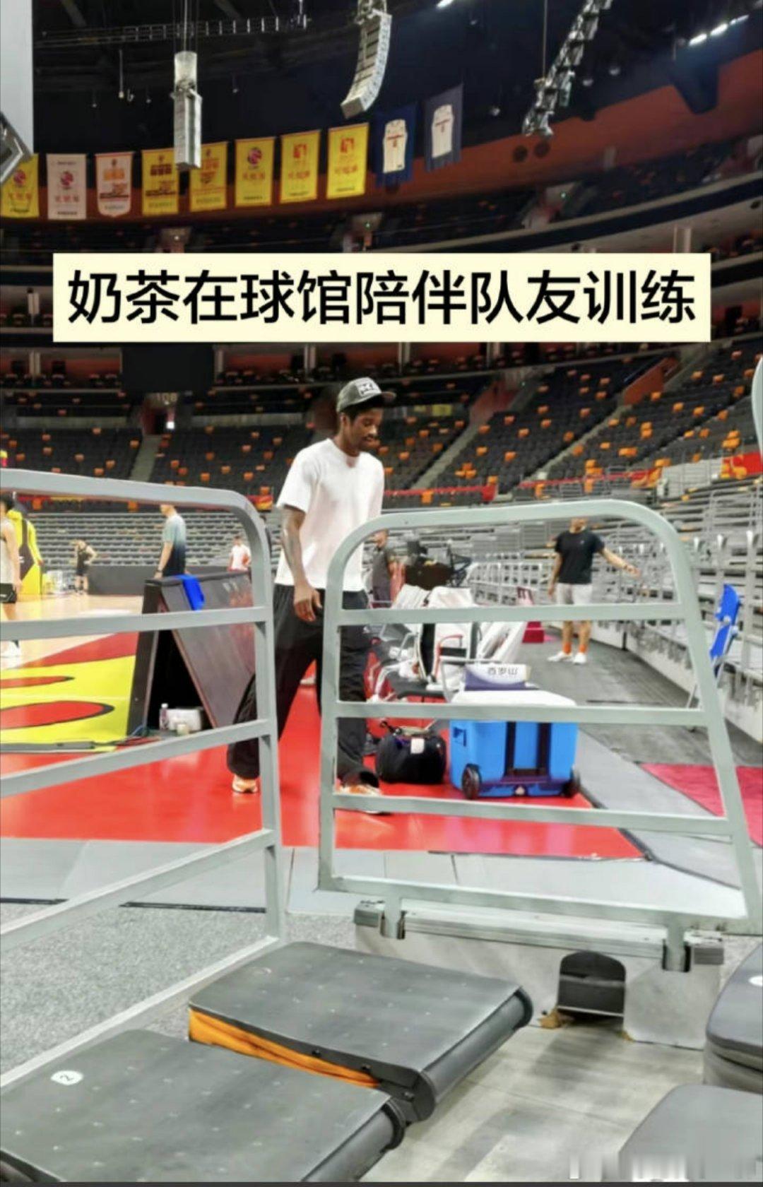 萨姆纳还没有回美国呢？这是今天的吗？ 