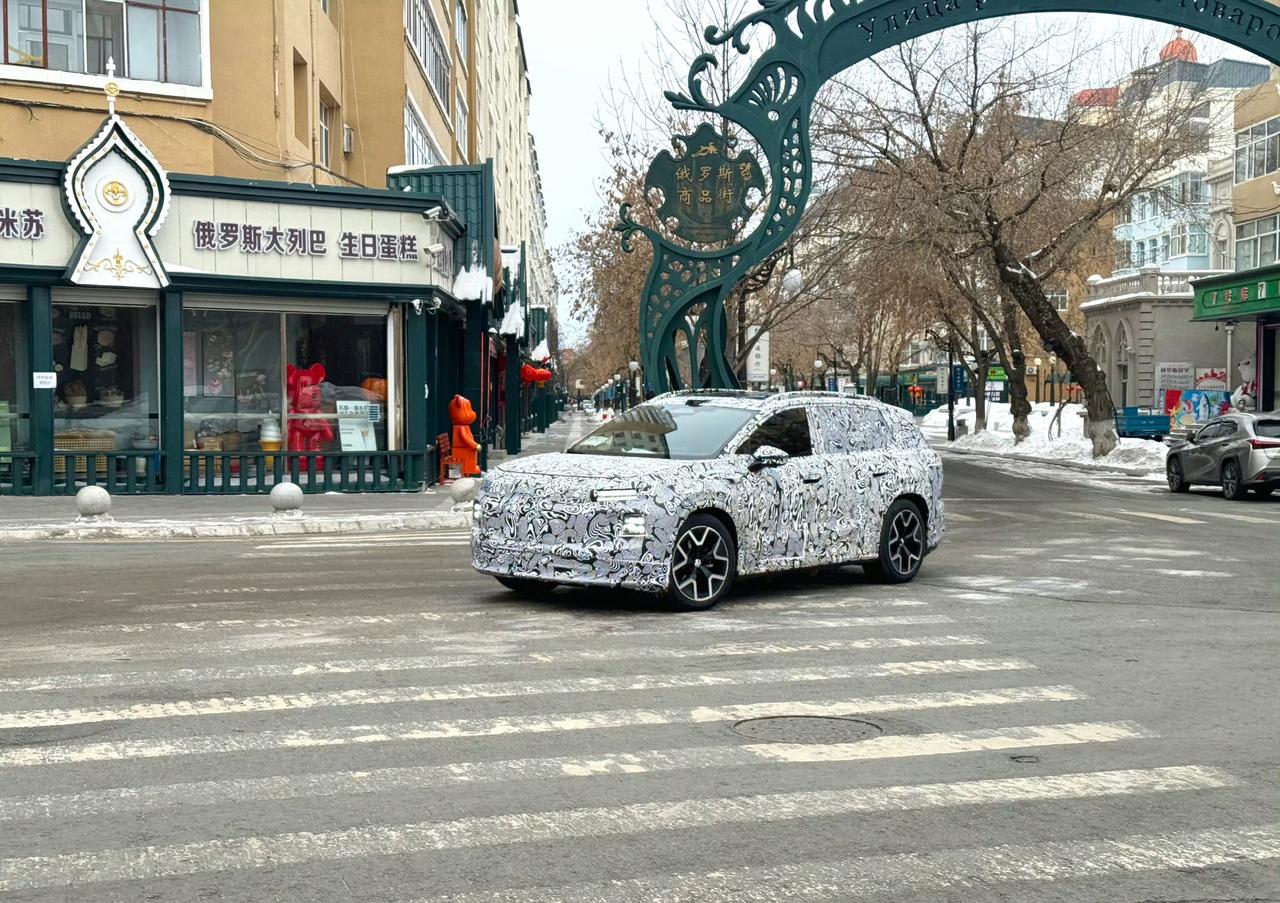 ID. AURA谍照出来了，兄弟们期待这个车吗？
这是一汽-大众预计在下半年上市