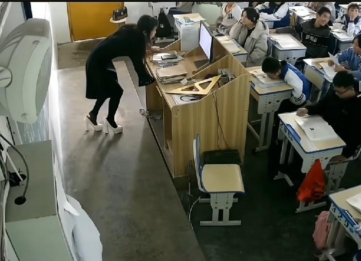 这样的老师，你几点放学？