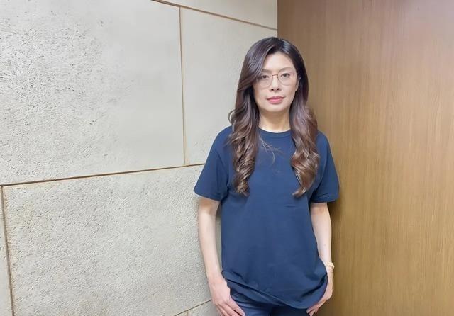 这次没提“和平统一”，也没说“一国两制”，就干脆利落八个字：“推进祖国统一大业”