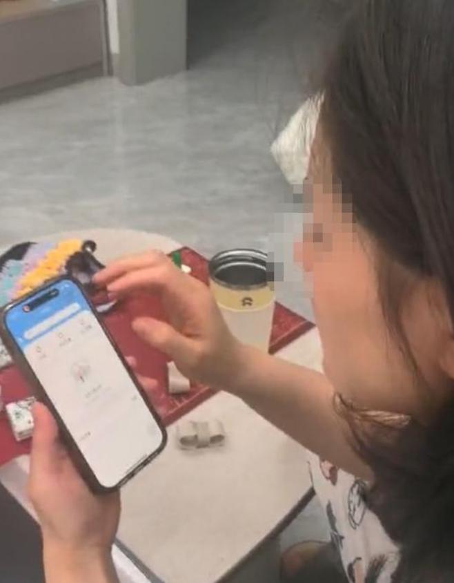 “真的离大谱！”安徽一名普通女子，在不知情的情况下，短短五分钟内，被人批量注册了