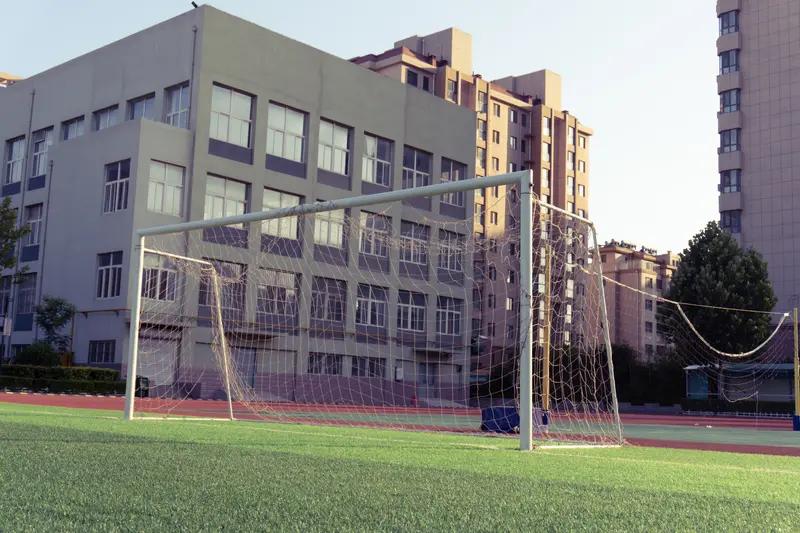 山东一初中物理老师突发心梗去世，年仅37岁，学生：他很有耐心，平等对待每个学生这