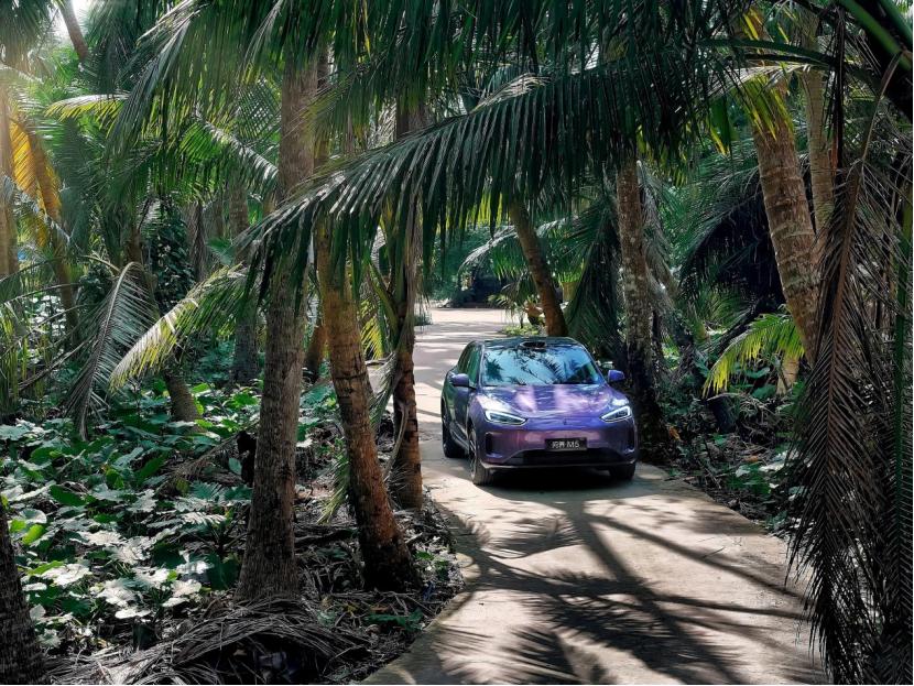 亲子踏春必备！问界新 M5 Ultra 解锁带娃新玩法
带娃踏春，问界新 M5 