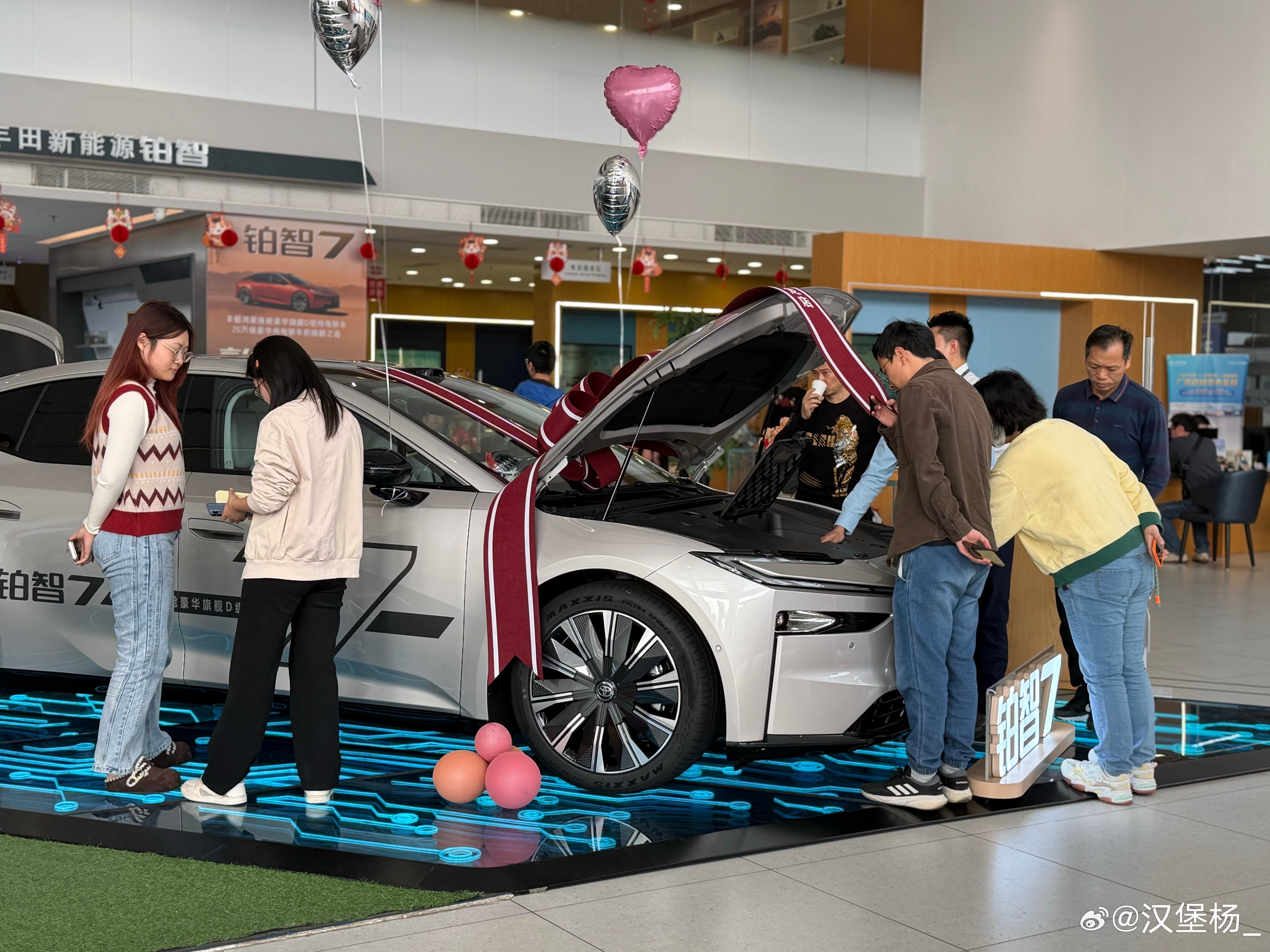 丰田铂智7实车全面到店 来了来了，广丰今年的重磅轿车铂智7全面到店，大家可以赶紧