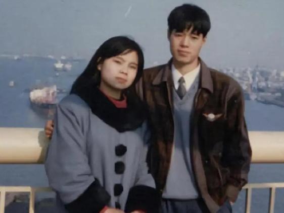 2006年，女校长在阁楼发现白骨，才知道自己一家人竟和尸体同住了将近10年。而死
