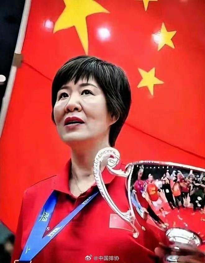 【是谁被打脸了？？？】中国女排 
在国际奥委会颁给郎导2025年国际奥委会教练终