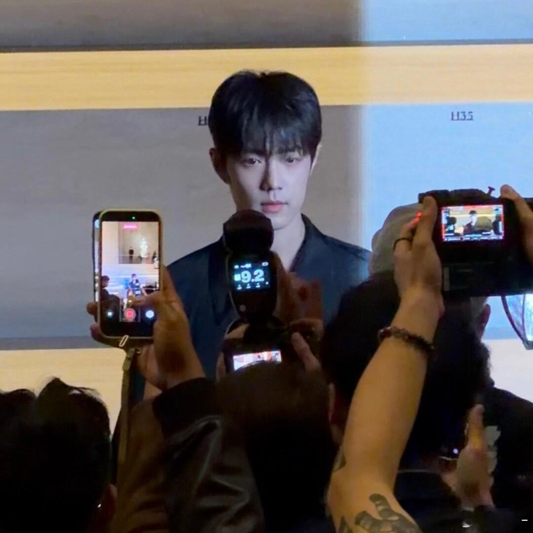 照着肖战这个生产伴侣机器人吧！求你了 