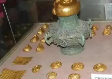 1982年，一名老农将40斤黄金全部捐给国家，捐完之后才突然发觉，原来装黄金的那
