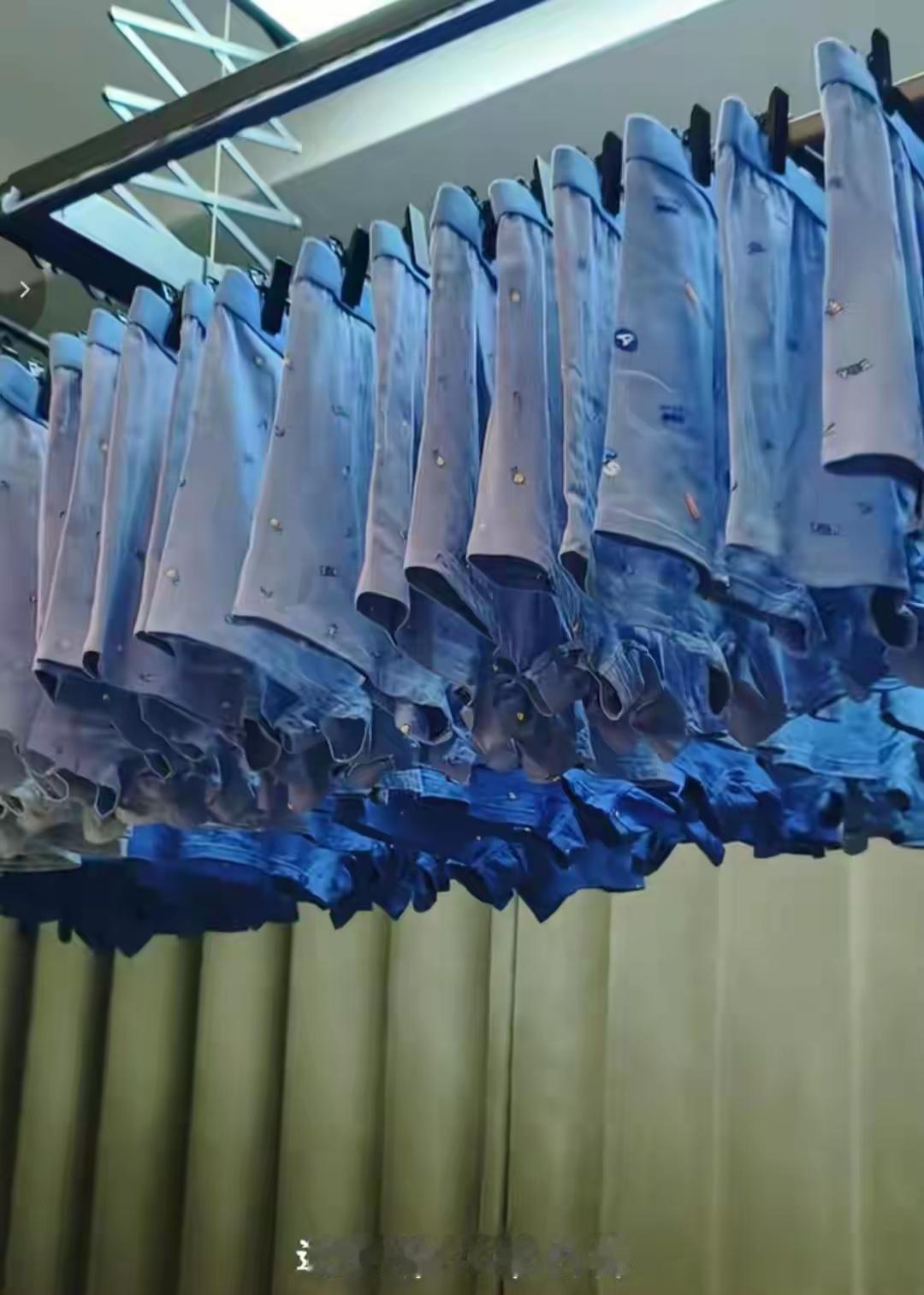 真的搞不懂这个妈妈的行为，她真的懂得爱孩子吗？儿子去读大学，她竟然给儿子准备了1