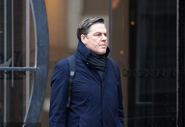 邮报：英超多家俱乐部的多名“愤怒”高管，已就切尔西虽承认支付4700万英镑秘密违