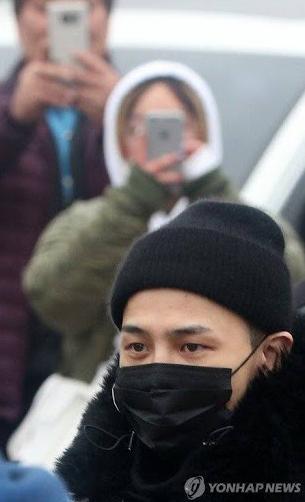 韩国顶流男星入伍即变“透明人”，洗澡被围观、隐私遭疯传、霸凌成日常，哪怕是权志龙
