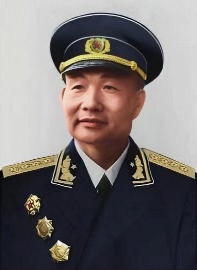 终身海军司令肖劲光：白手起家铸海防，毕生守护万里海疆
 
肖劲光是新中国海军首任