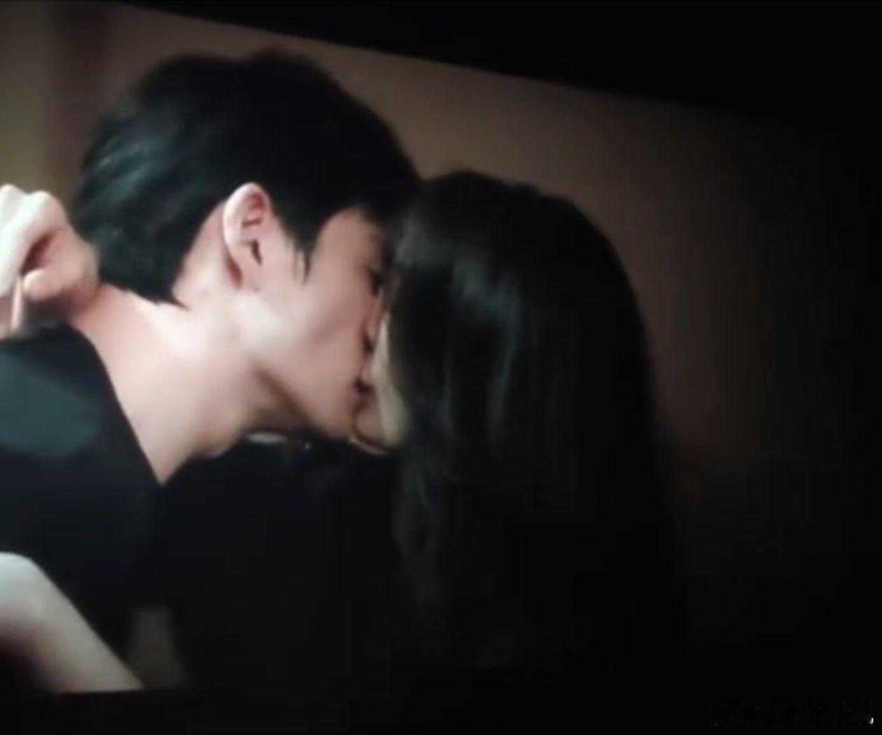 杨幂朱一龙吻戏 还真有吻戏