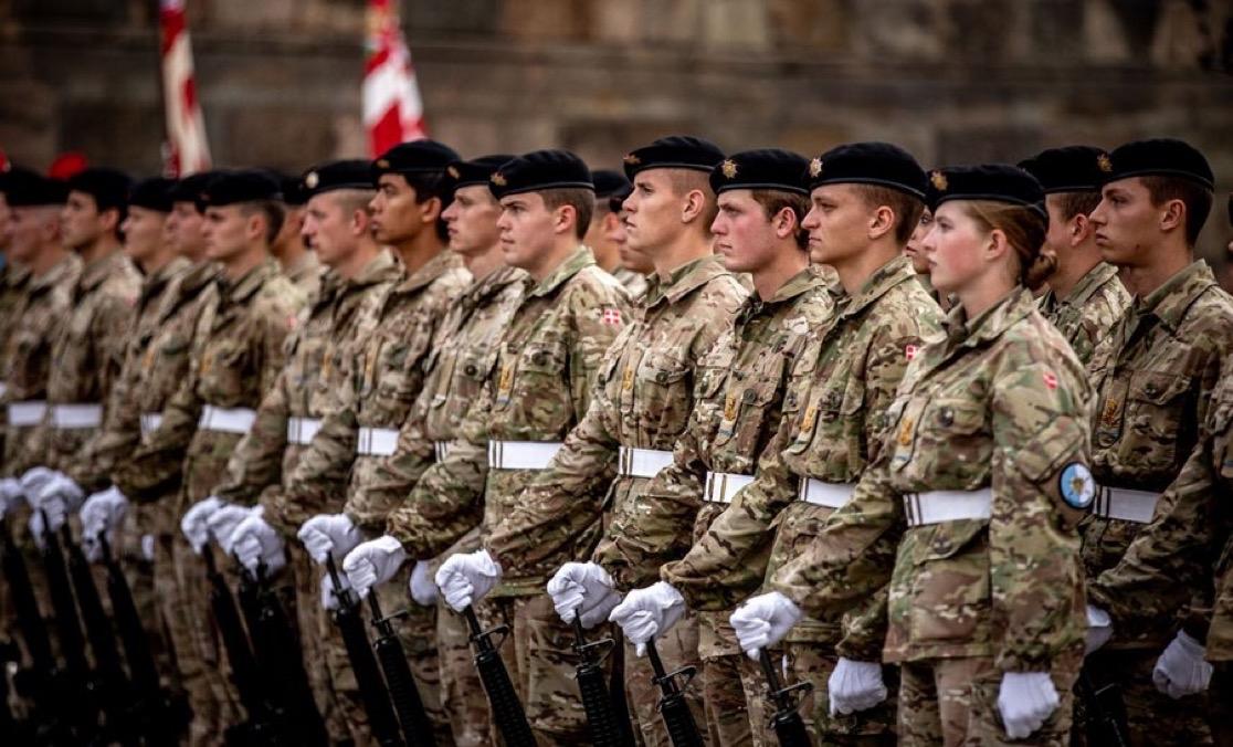 突发新闻：
丹麦确认了 1952 年的一项军事规定，该规定要求其军队对任何入侵格