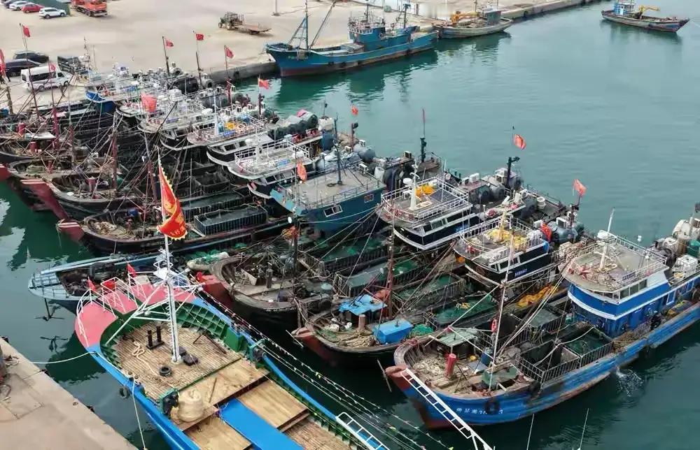 大突破！山东烟台icon，长岛附近的海面上，10几艘渔船icon被海警围堵，截停