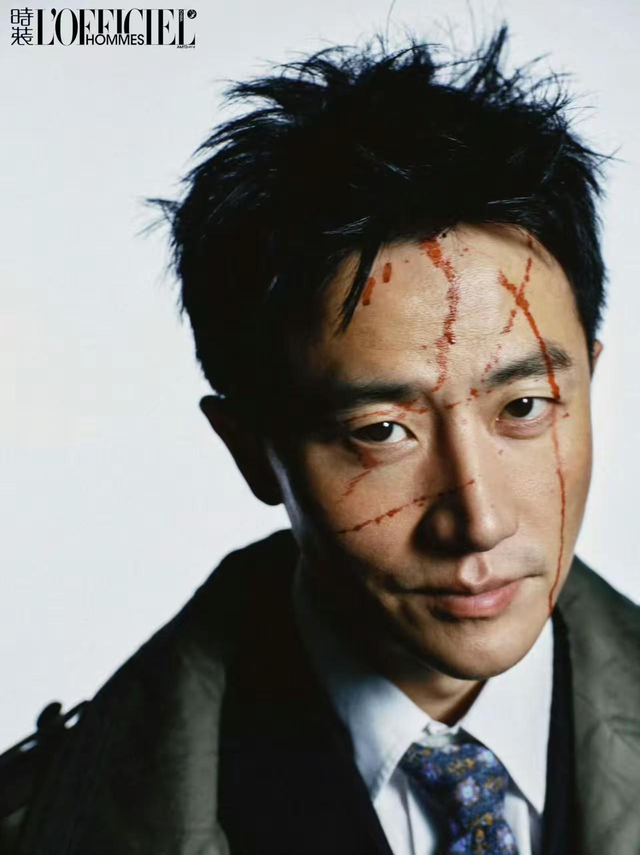 还我男神黄轩
这样的写真我不喜欢
我更喜欢温润如玉的黄轩[流泪]