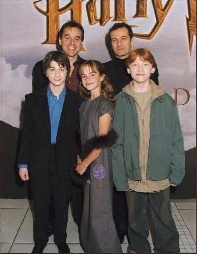 24年前的今天，《哈利·波特与魔法石》在英国首映，一个陪伴我们成长的魔法时代就此