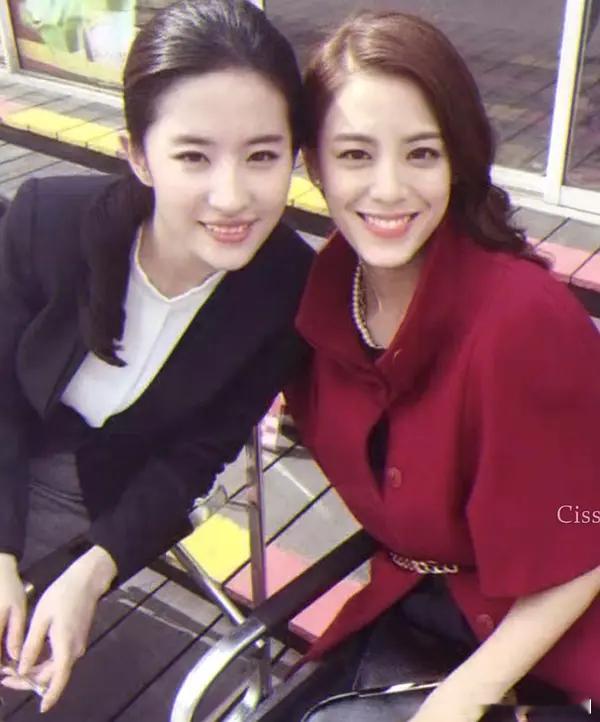 哇！！刘亦菲和江语晨合照 