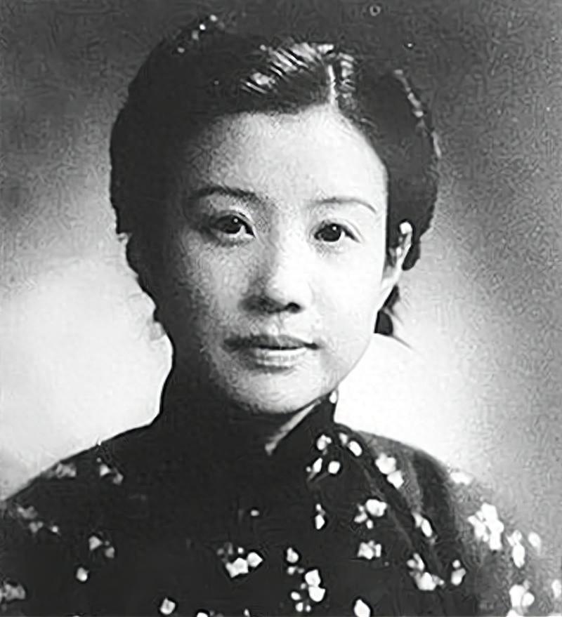 1955年，48岁女叛徒被判枪决，毛主席拍案大怒：她是咱全党的恩人，毛主席为何这