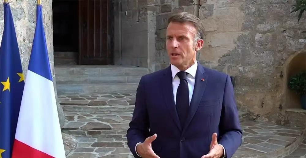 马克龙最近说了一句很重的话。在爱丽舍宫迎接乌克兰总统泽连斯基时，他当众强调：任何