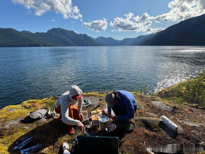 王一博腹语无障碍交流王一博和队友的腹语对话，主打一个你懂我懂大家懂？一句正经话没