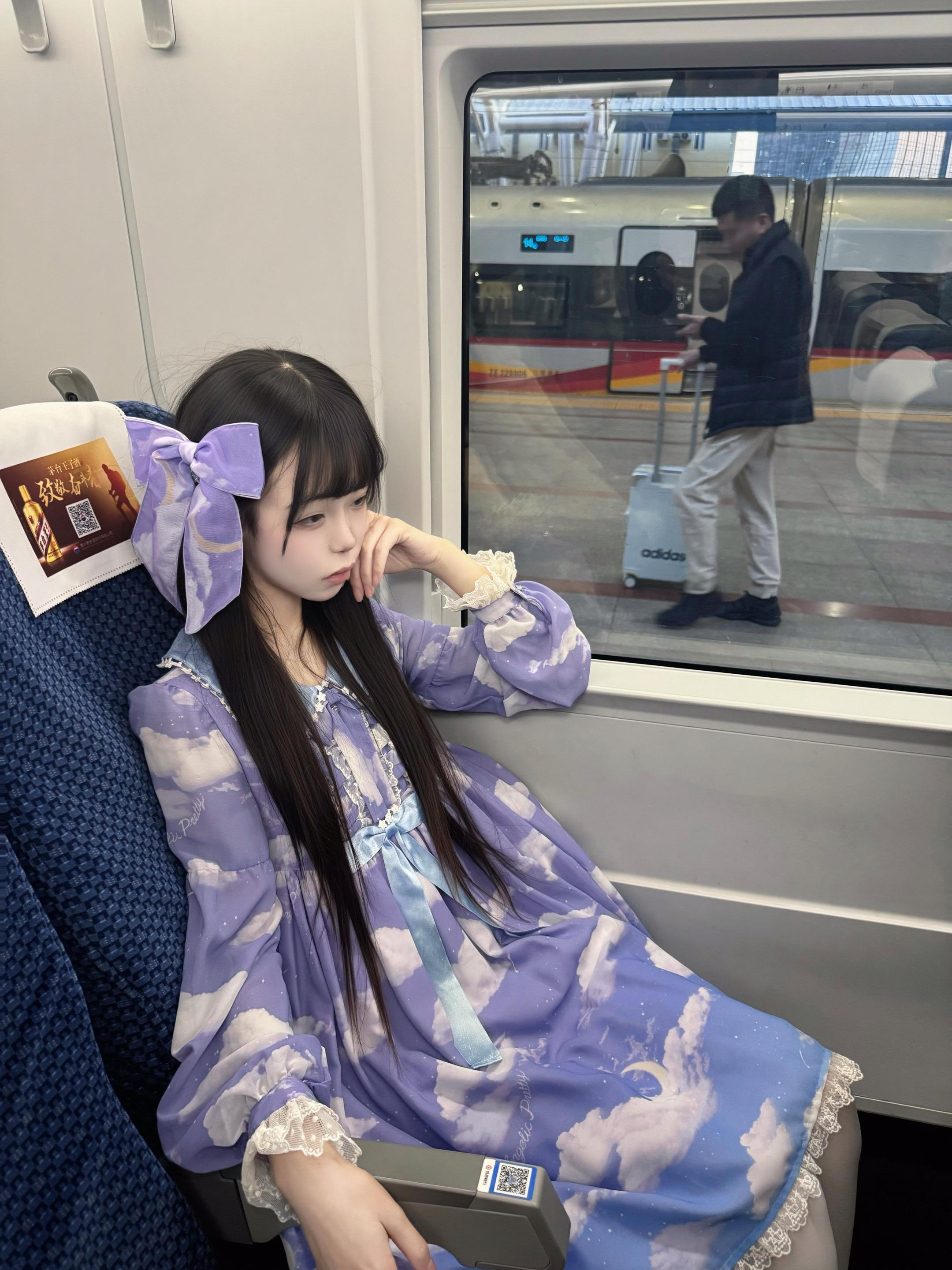 我再也不会觉得任何一个女孩比你更加可爱 如果有 那就是明天的你