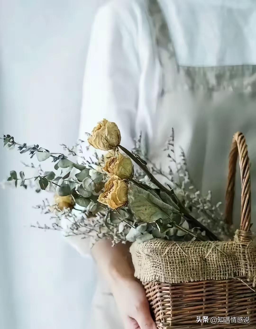 一位老中医说过，人的情绪和身体是连着的。长期悲伤的人，血会变稀；长期愤怒的人，胃