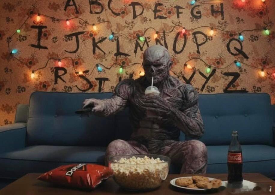 我等圣诞节《怪奇物语5》第二部分开播就这样怪奇物语跨年电影愿