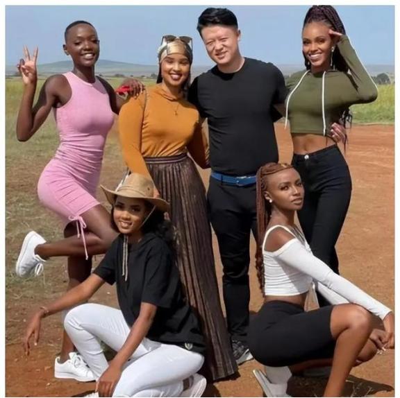 每年有几万中国人去非洲，为何去了就不想回来？非洲姑娘说出原因。据说，每年都有好几