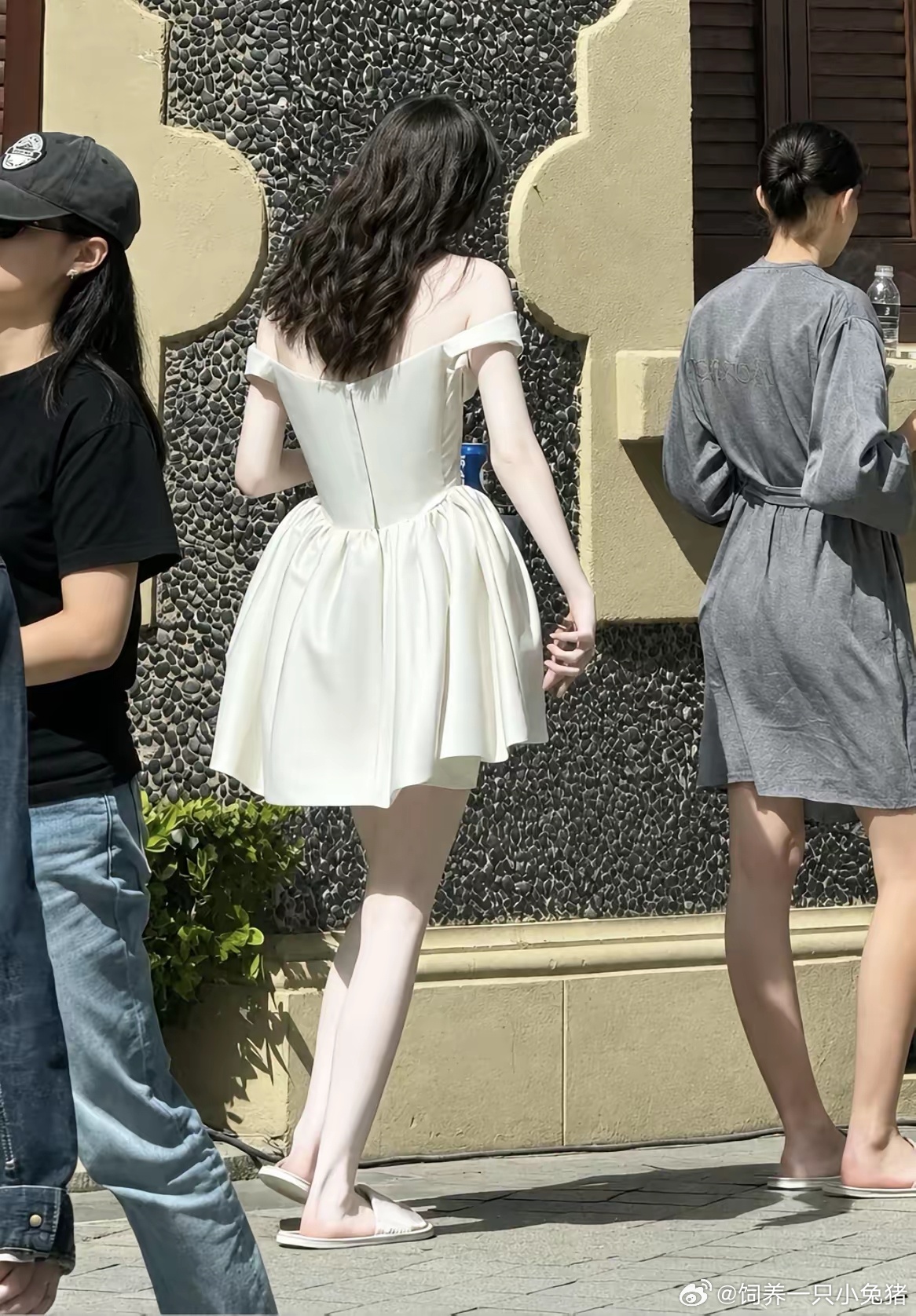 真的有这么白的人吗？这是不是白人，不比不知道