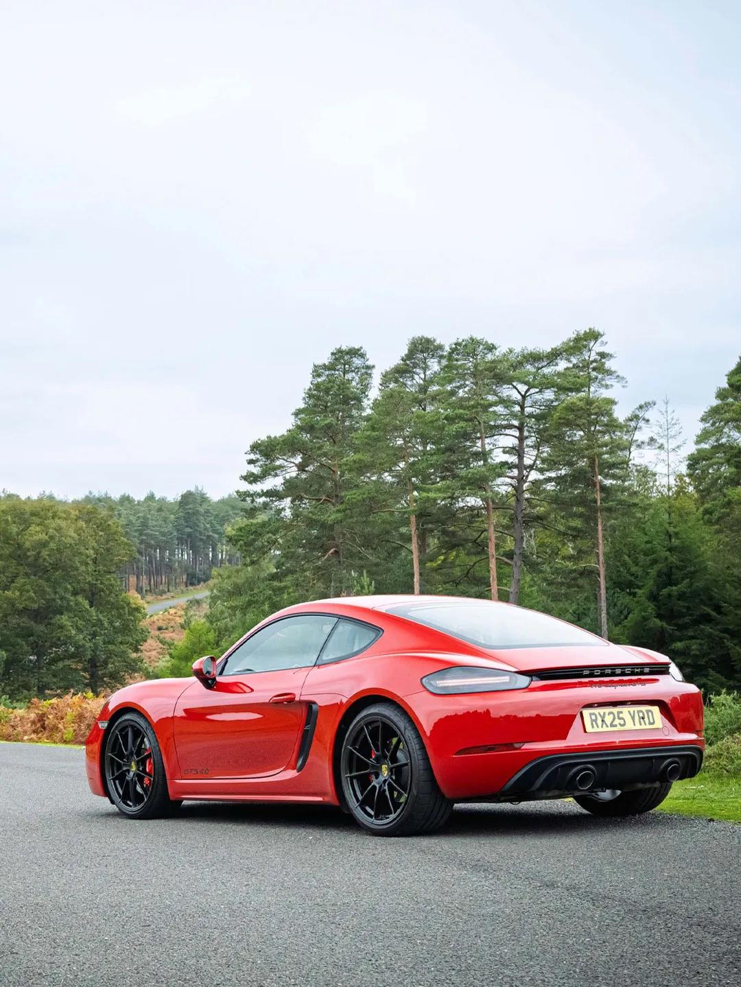 最近保时捷在英国市场发布2026款718 Cayman GTS 4.0。新车搭载